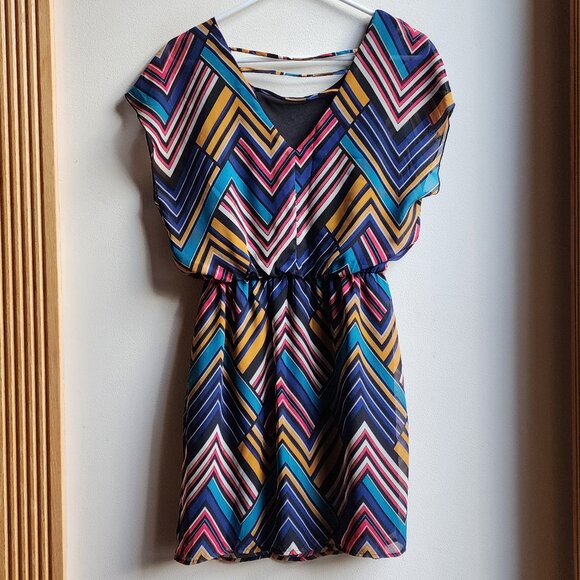 City Triangles Colorful Zig-Zag Retro 80s Dress Size Medium - Picture 15 of 16